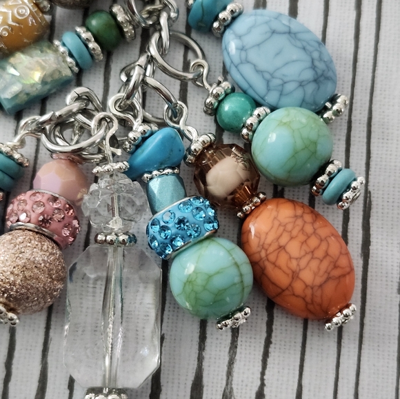 Southwest-inspired Purse Charm or Keychain Glass Howlite Stone Handcrafted - Picture 3 of 7